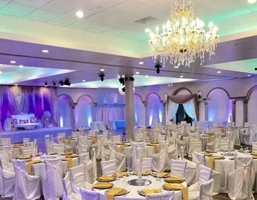 Butter chicken and Indian tandoor dishes served fresh at Royal Indian